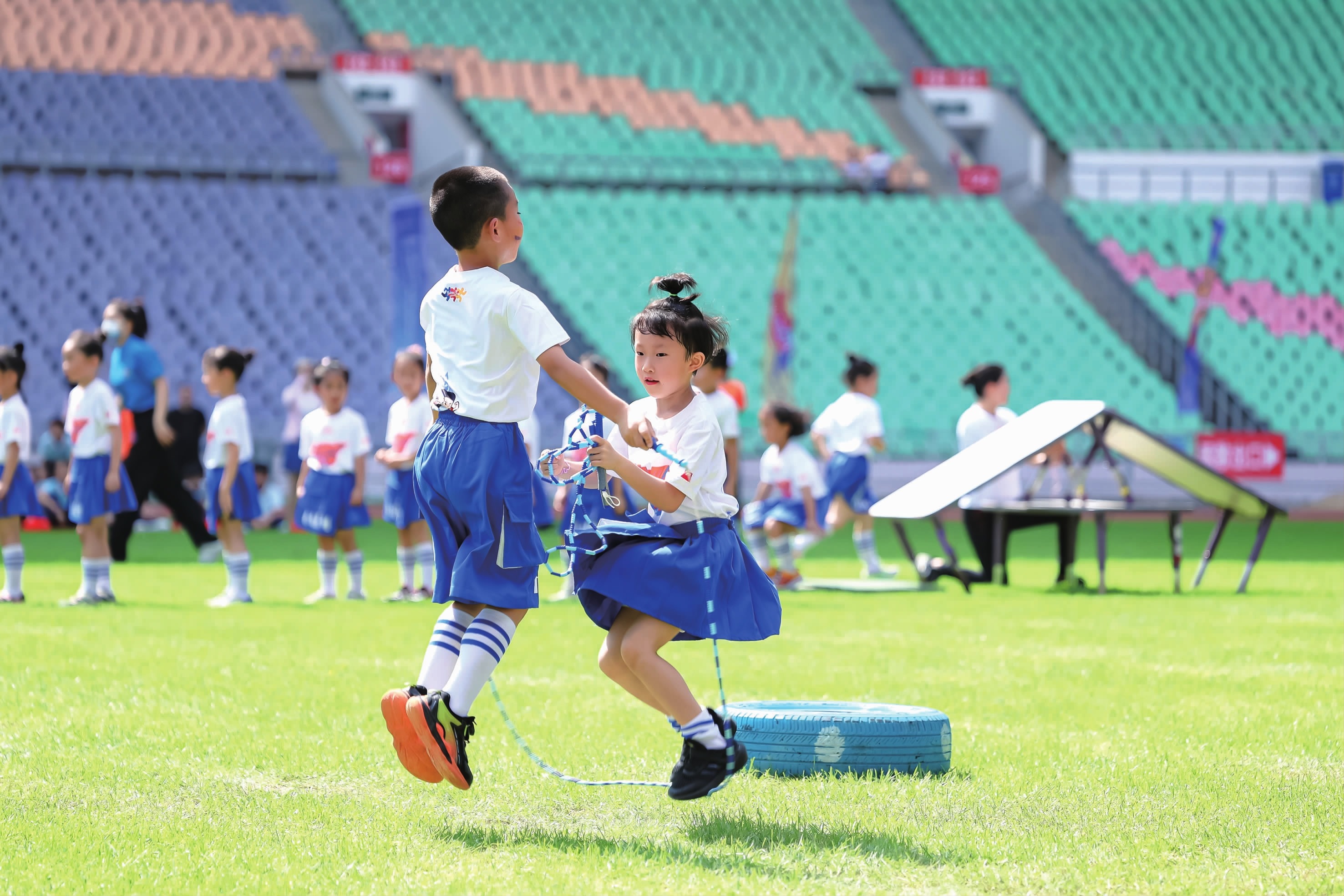 图赫尔：贝林没一起庆祝？我得去回看；三月才能再见我很难过